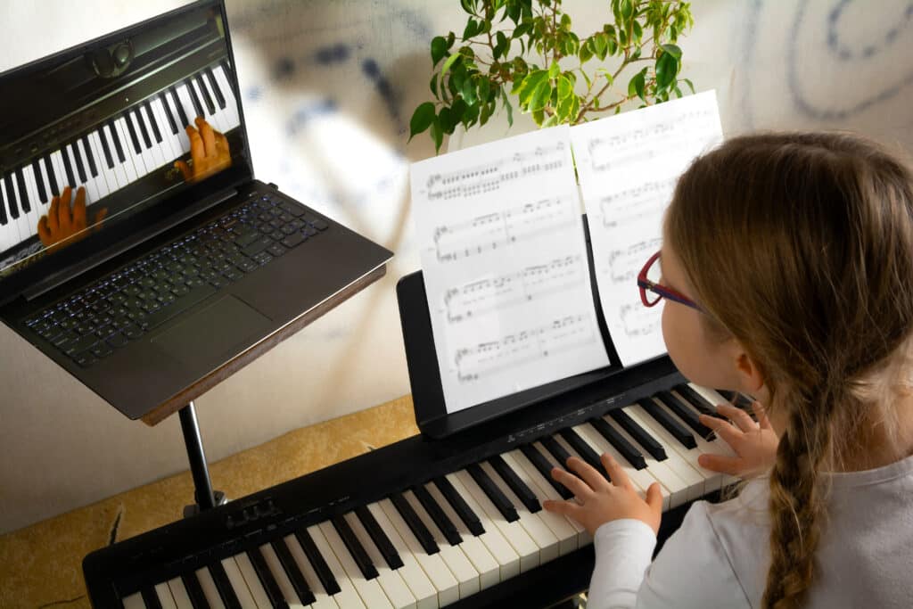 Online piano lessons - Learn piano your way